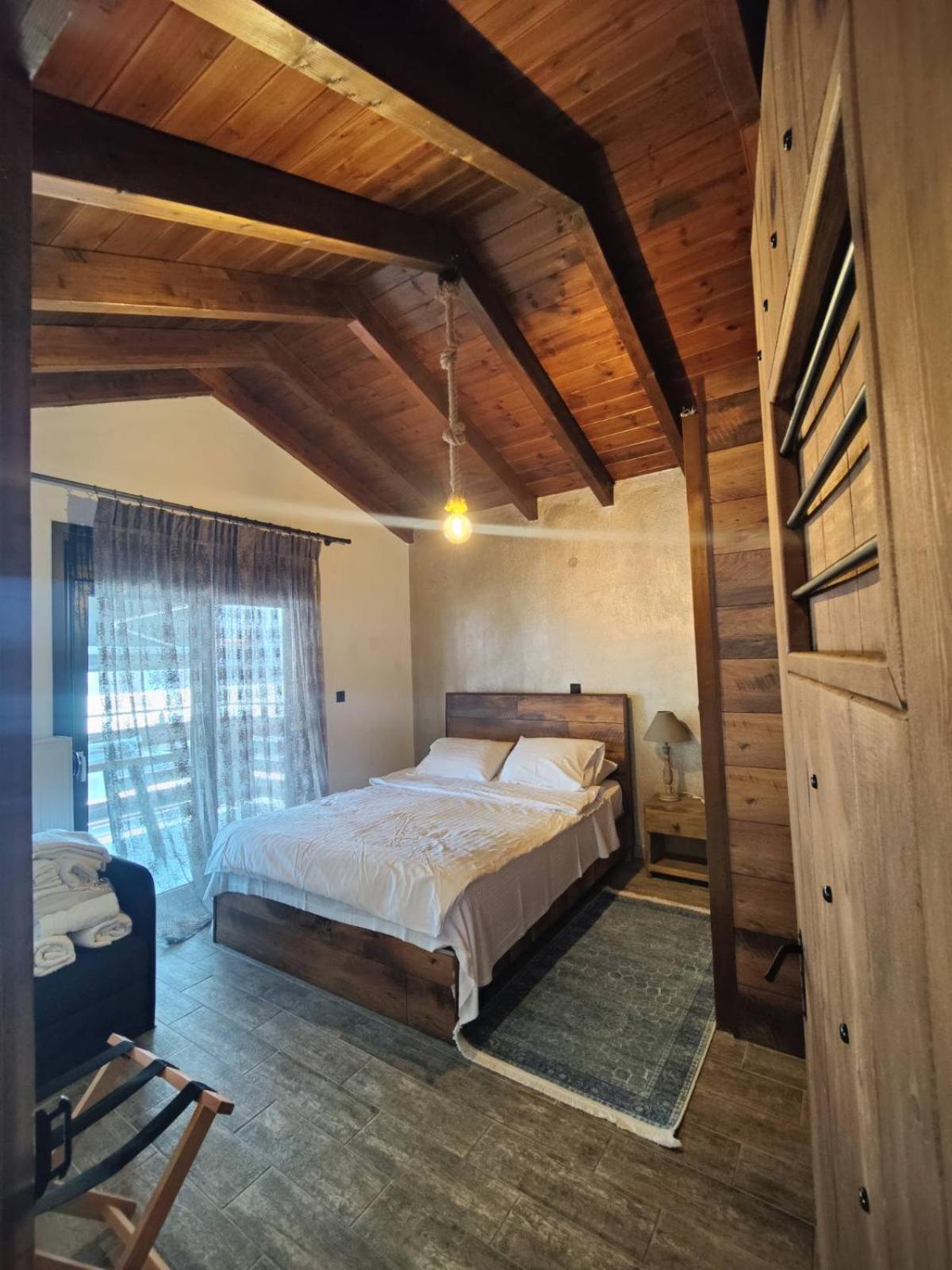 Vintage Lux Homes Неа-Врасна Экстерьер фото